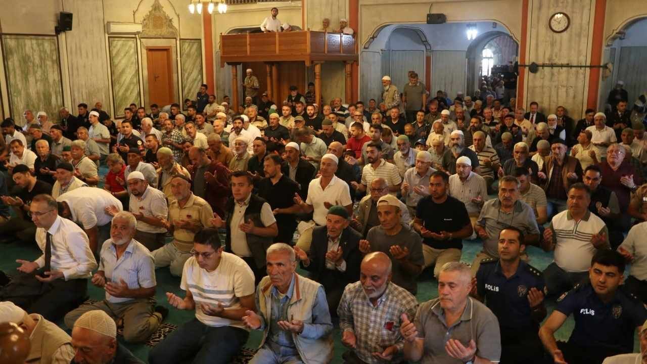 Yozgat'ta Dualar 15 Temmuz Kahramanları İçin Yükseldi (2)