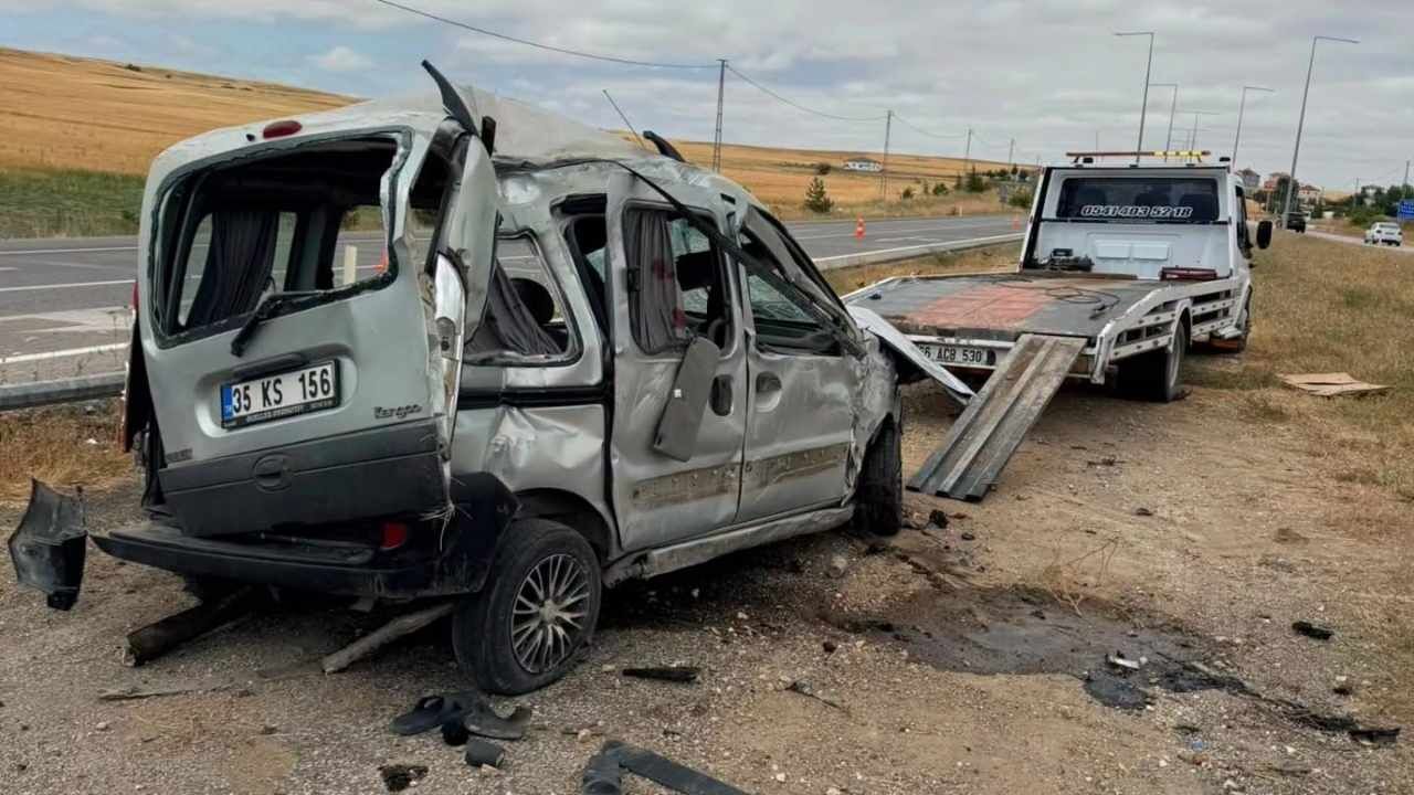 Yozgat'ta Feci Kaza! 2 Kişi Hayatını Kaybetti, 3 Yaralı (2)