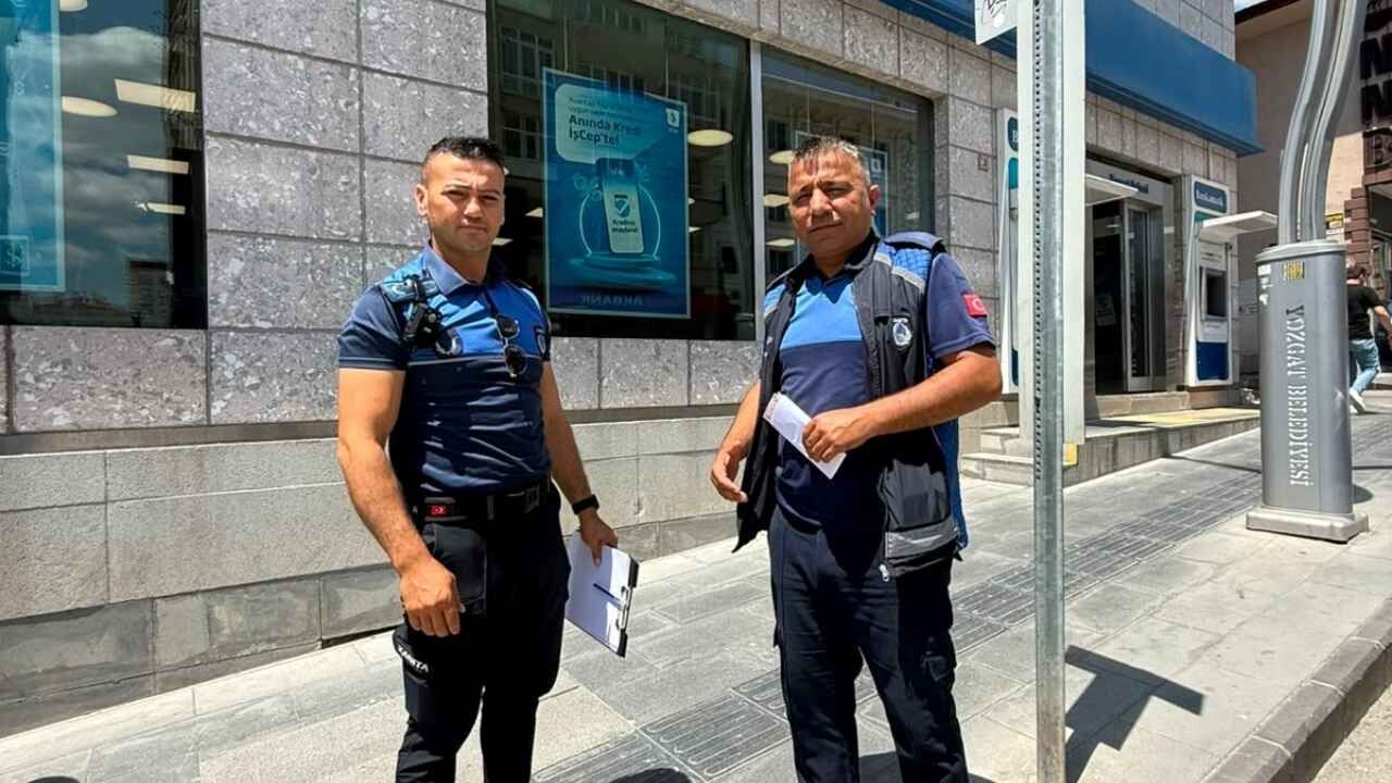 Yozgat'ta İnsanlık Ölmemiş Dedirten Olay Atm'de Unutulan Para Sahibine Ulaştırıldı