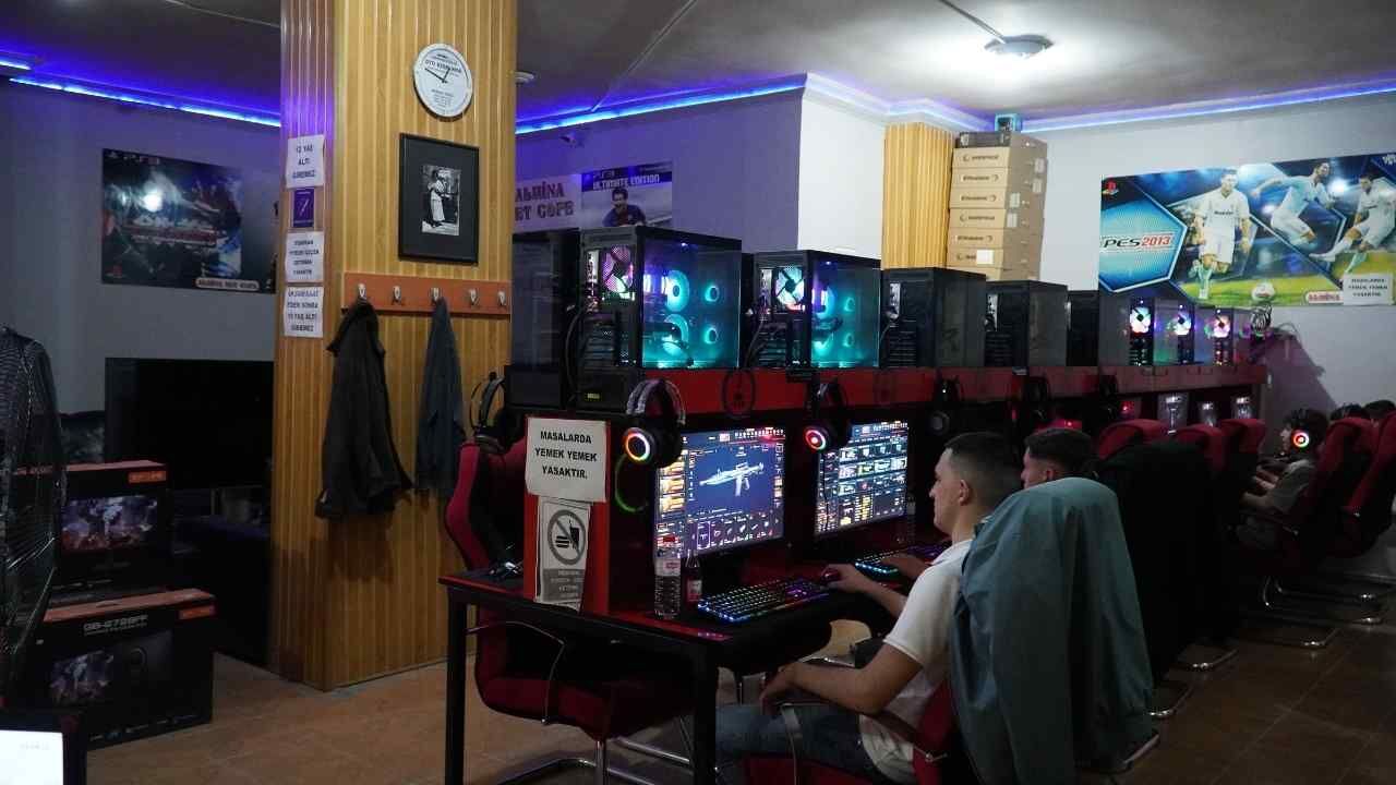 Yozgat'ta İnternet Kafeler Sessizliğe Büründü! (6)