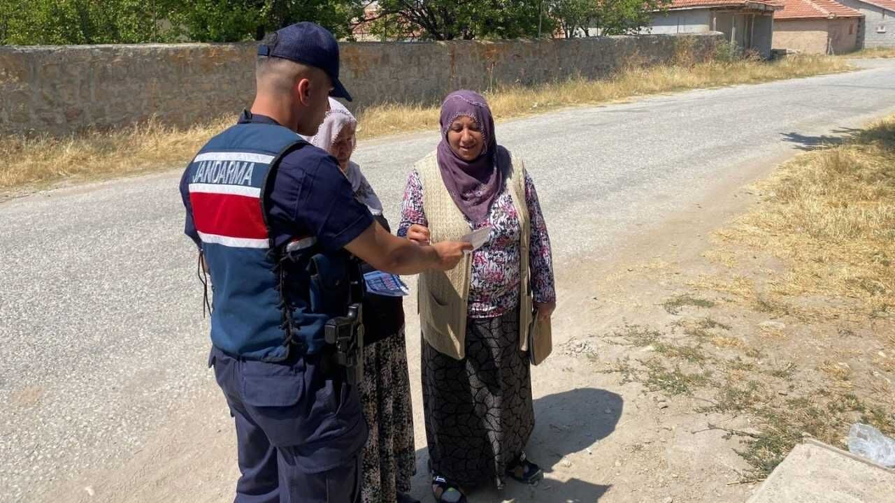 Yozgat’ta Jandarmadan Dikkat Çeken Hamle Telefonlara Tek Tek Yüklendi! (2)