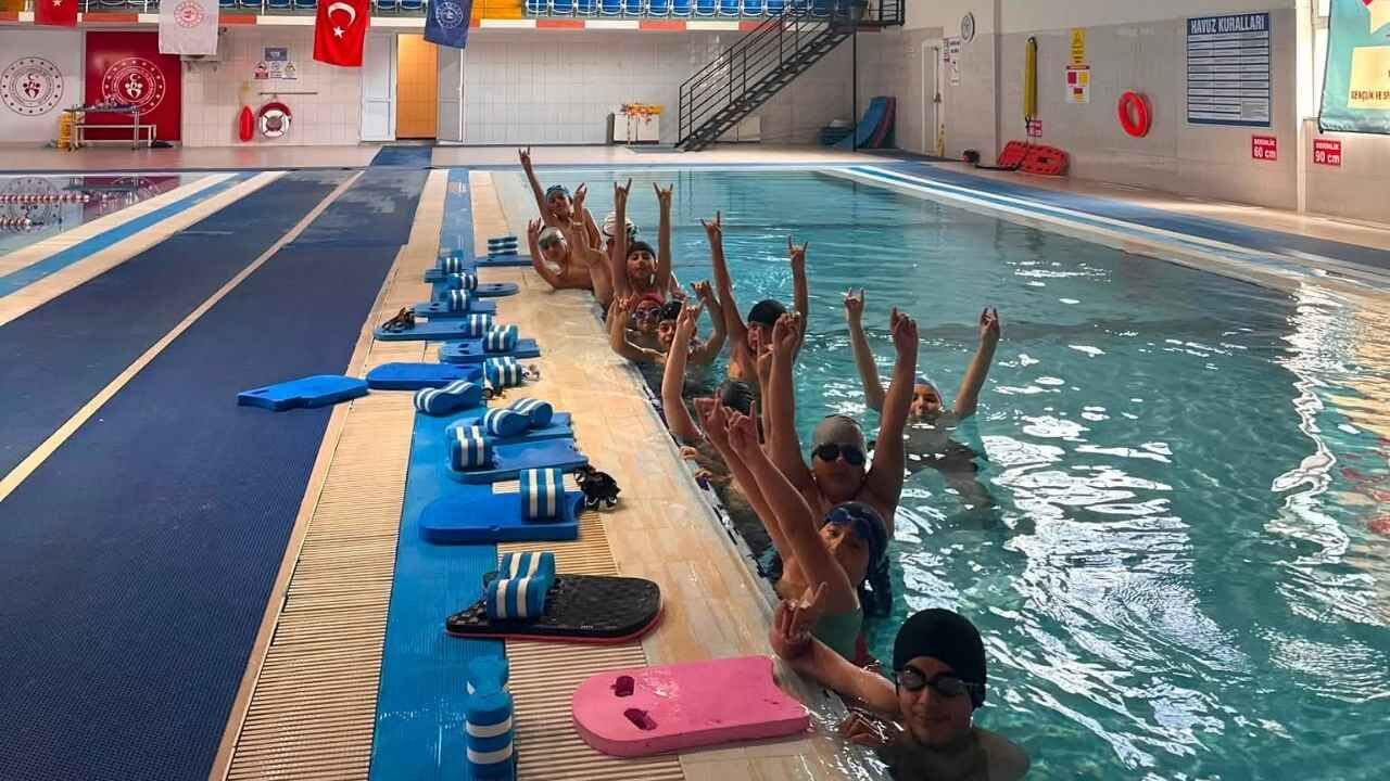 Yozgat'ta Minik Kulaçlar, Büyük Hayallere Hazırlanıyor (1)