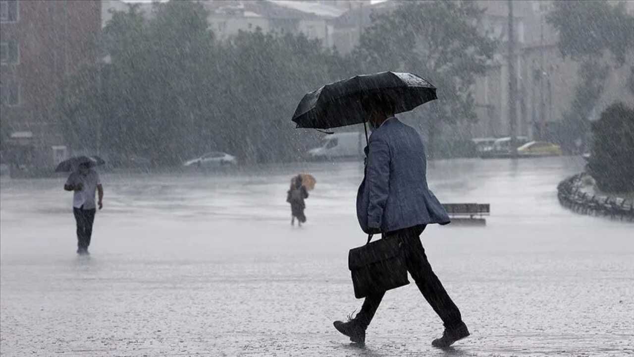 Yozgat'ta Sağanak Yağış Uyarısı Sıcaklık Düşüyor, Yıldırım Riskine Dikkat (1)