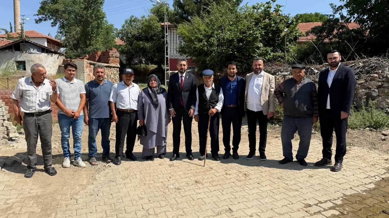 Yozgat'ta Sahaya İndiler! Ak Parti Merkez İlçe Yönetiminden Dikkat Çeken Çıkarma (4)