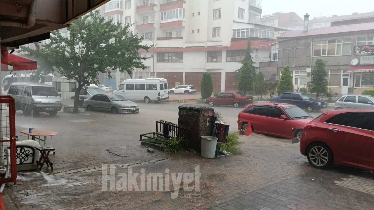 Yozgat'ta Yağmur Bastırdı, Yollar Göl Oldu (1)