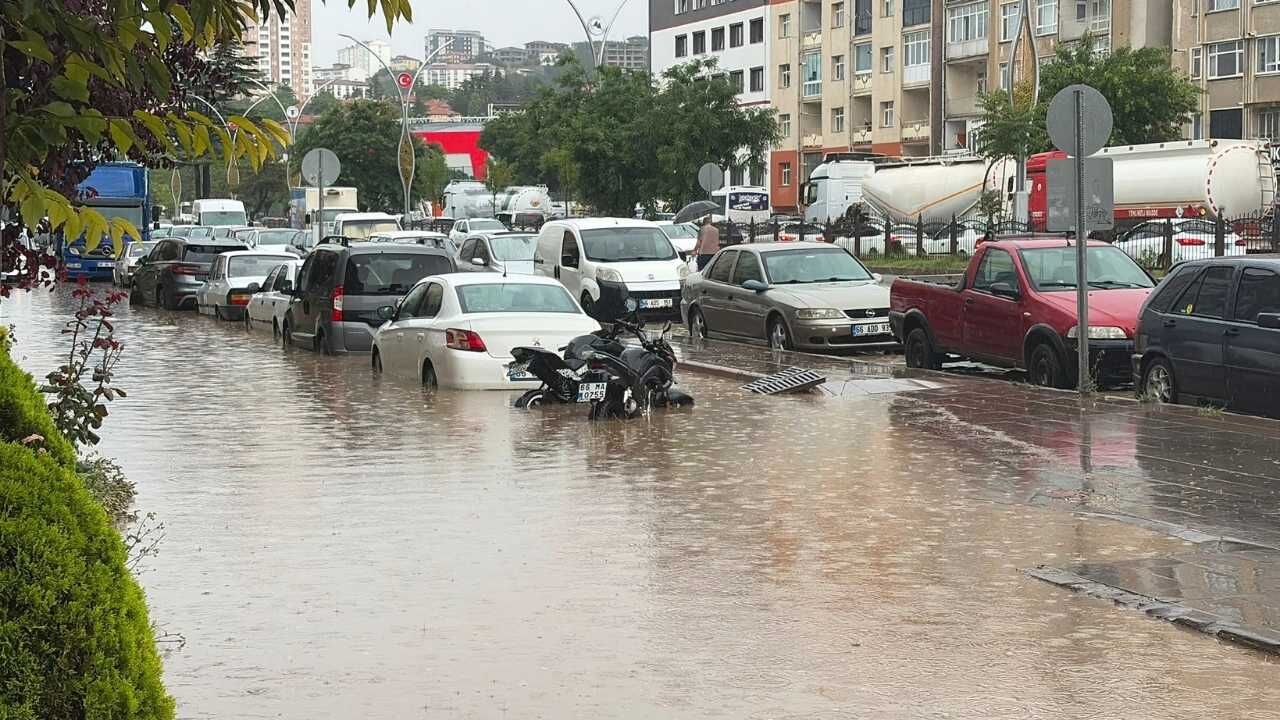 Yozgat'taki Sel Felaketi Sonrası Başkan Arslan Açıklamalarda Bulundu (5)