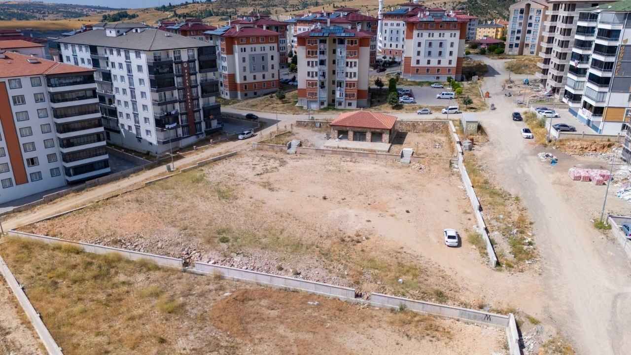 Akdağmadeni 100. Yıl Spor Kompleksi İhalesi Tamamlandı (2)
