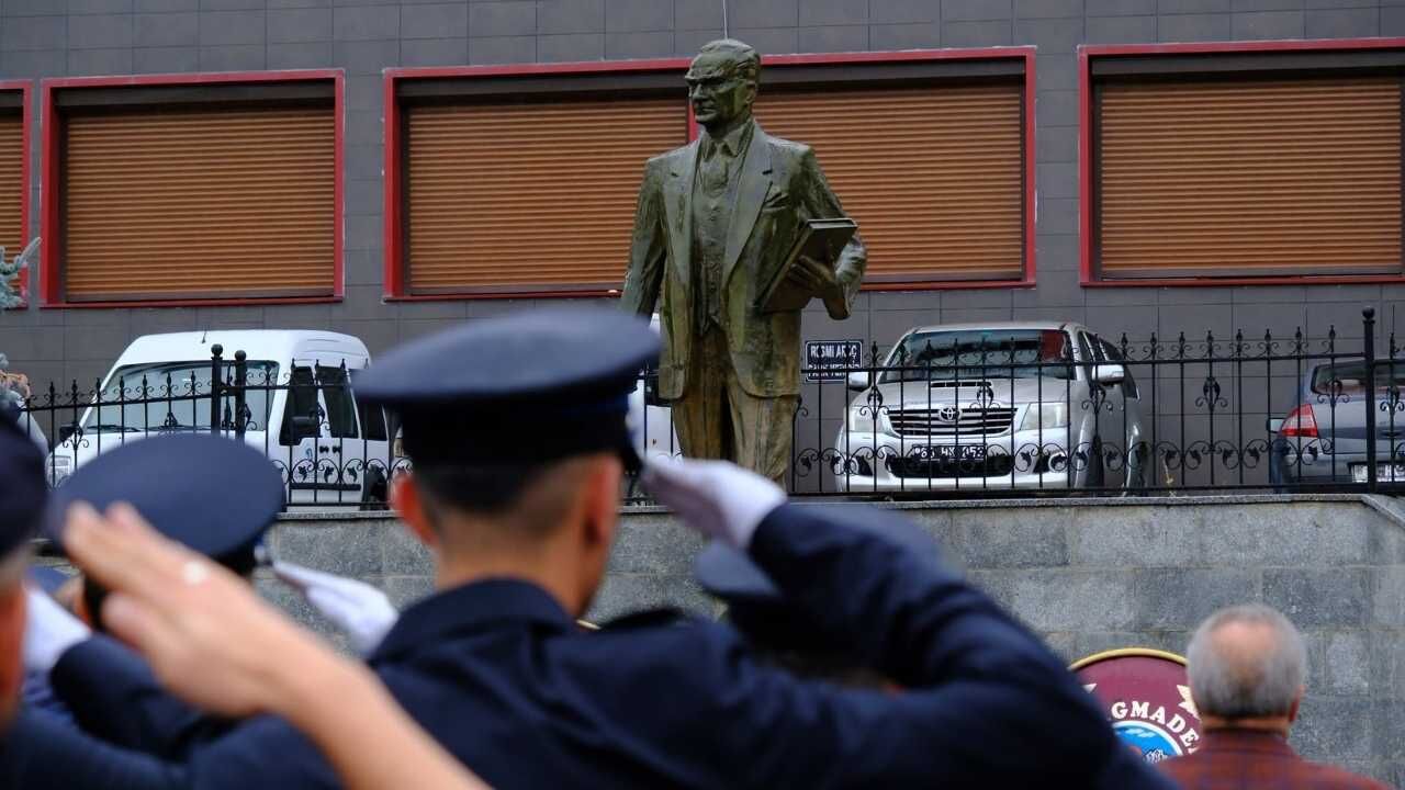 Akdağmadeni’nde 30 Ağustos Coşkusu Atatürk Anıtı’na Çelenk Sunuldu (4)