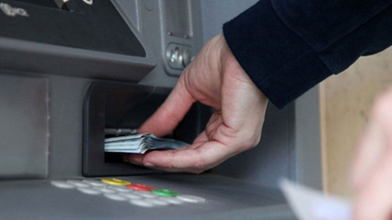 Atm'den Para Çekenlere Yeni Dönem! Bankalar 200 Tl Uygulamasını Resmen Başlattı
