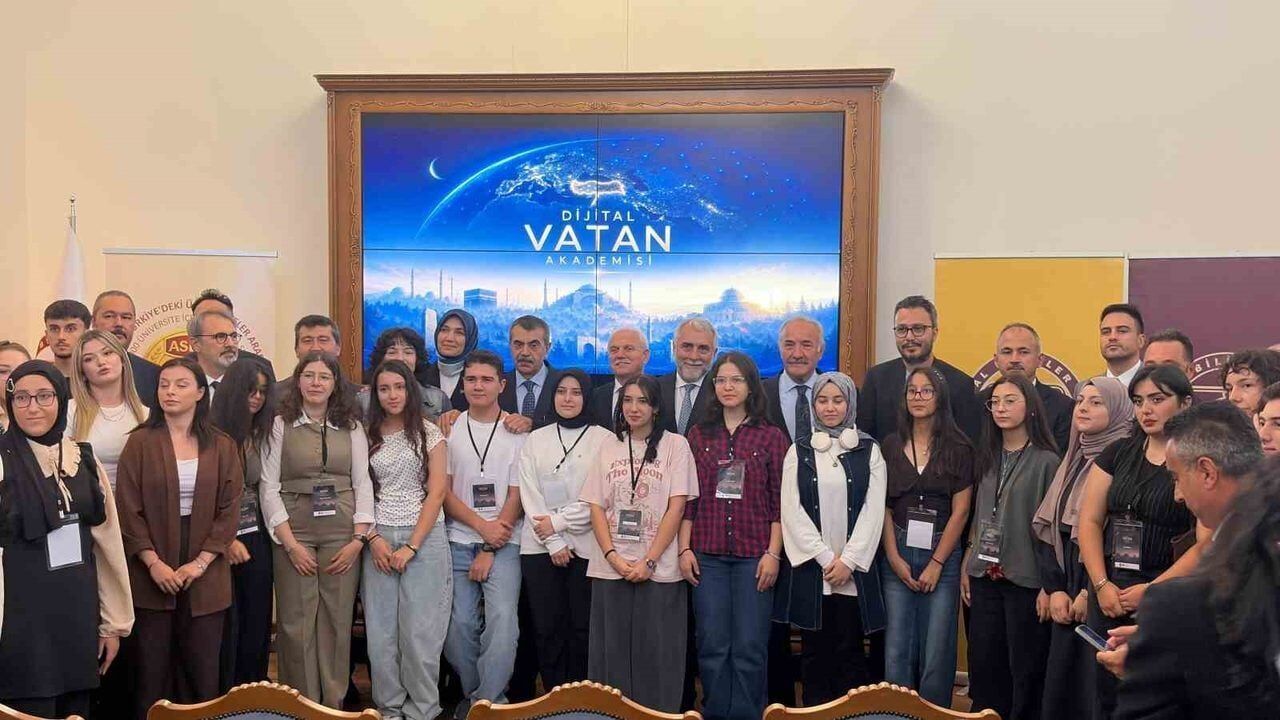 Bakan Tekin Den Dijital Vatan Akademisi Acilisinda Maarif Modeli 20260817 3