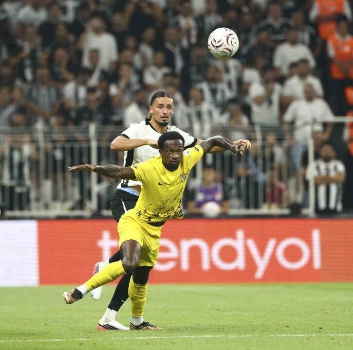 Besiktas Eyupspor Karsisinda Ilk Yariyi Cerny Nin Goluyle 1 Onde 20260816 2