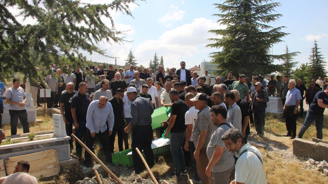 Çetin Mermertaş’ın Acı Günü! Babası İbrahim Mermertaş Son Yolculuğuna Uğurlandı-3