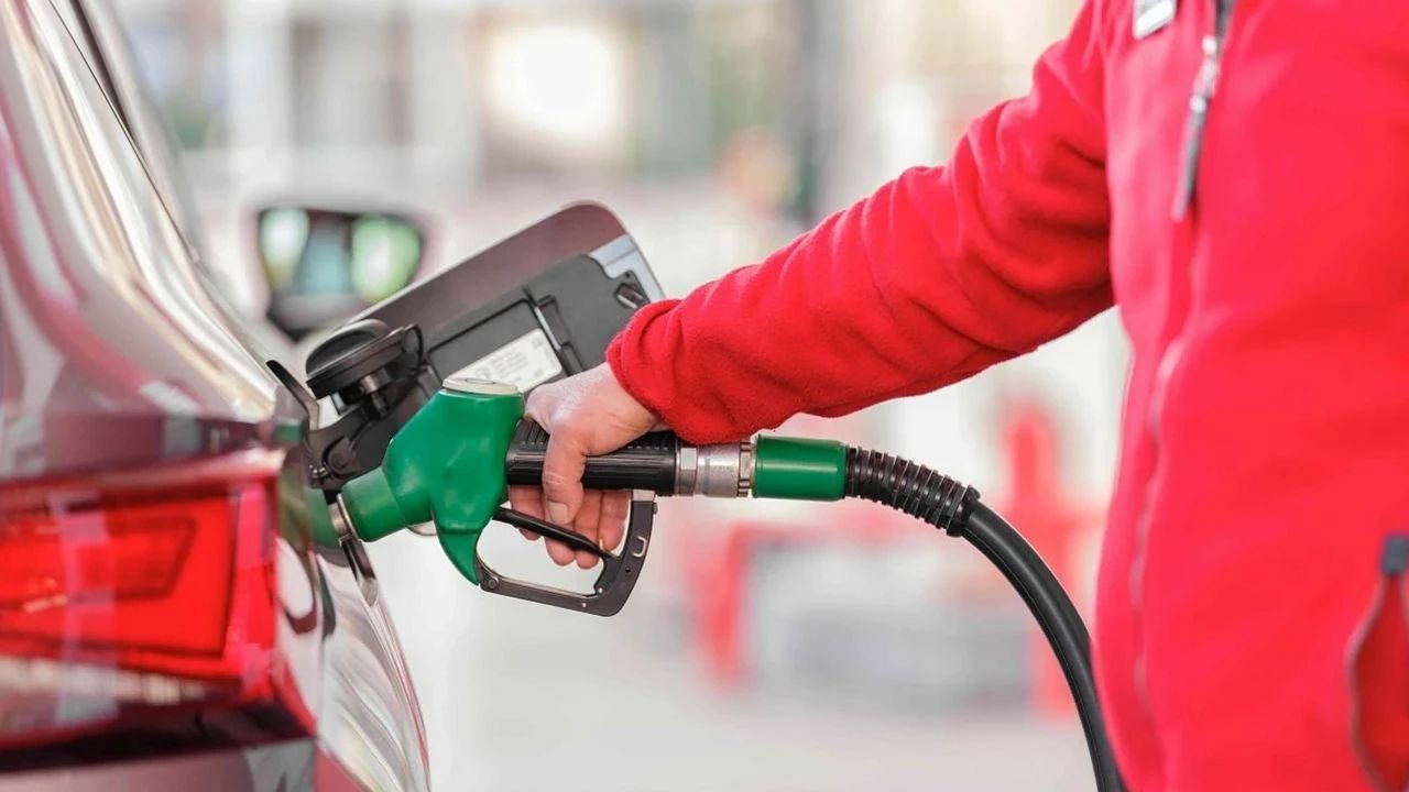 Depoyu Dolduracaklar Dikkat! Benzine 1 Tl'yi Aşan Zam Geliyor