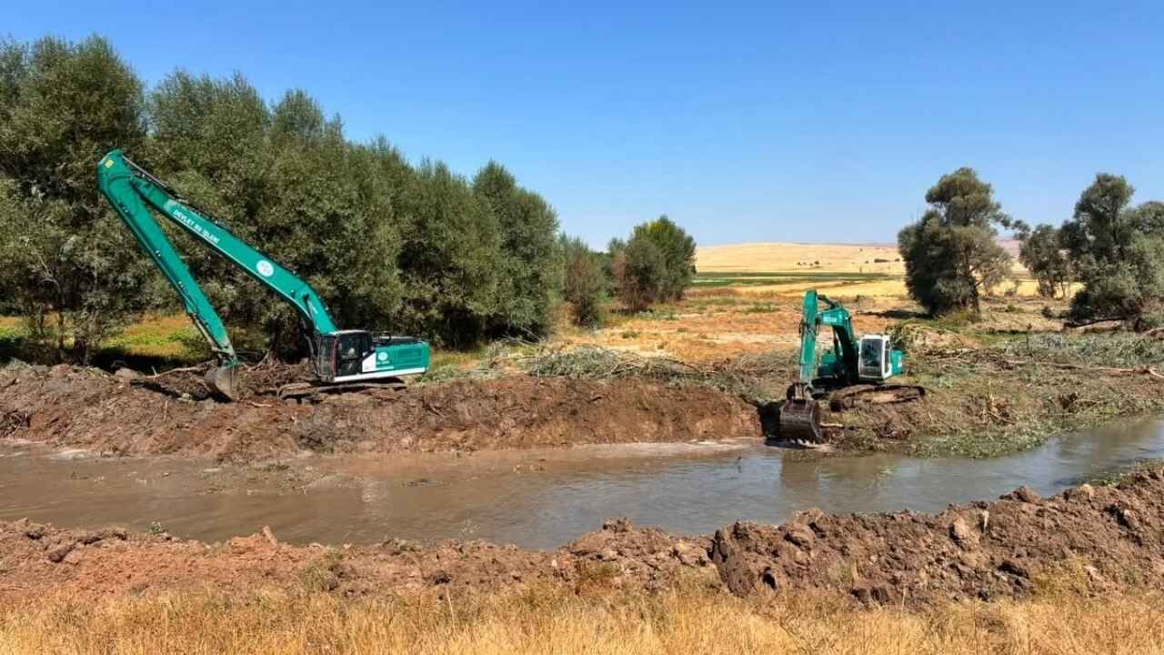 Dsi̇ Yozgat’ta 70 Kilometrelik Dere Hattını Temizliyor! (1)