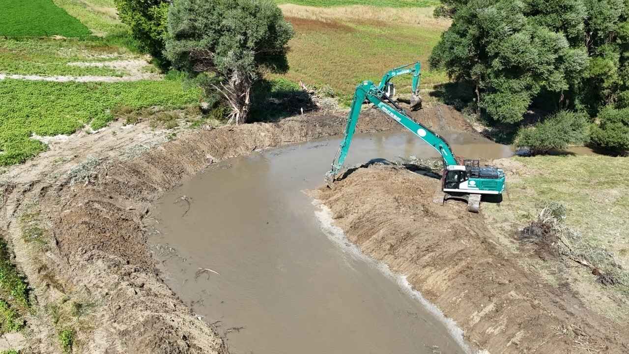 Dsi̇ Yozgat’ta 70 Kilometrelik Dere Hattını Temizliyor! (2)