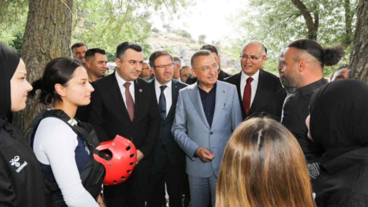 Fuat Oktay Çekerek'te Rafting Yaptı, Şampiyon Sporcularla Buluştu (4)