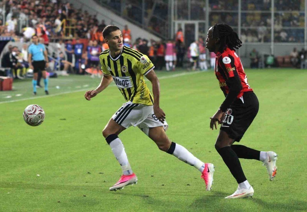 Genclerbirligi Fenerbahce Macinda Ilk Yari 1 1 Talisca Ve Tongya 20260815 2