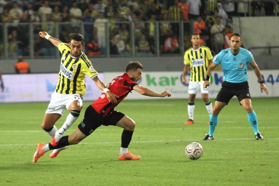 Genclerbirligi Fenerbahce Macinda Ilk Yari 1 1 Talisca Ve Tongya 20260815 4