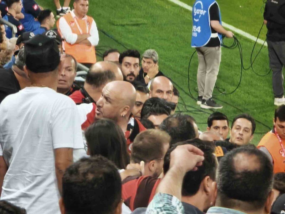 Genclerbirligi Tribunlerinde Gerginlik Kavga 37 Dakikada Gelen Golle 20260815 3