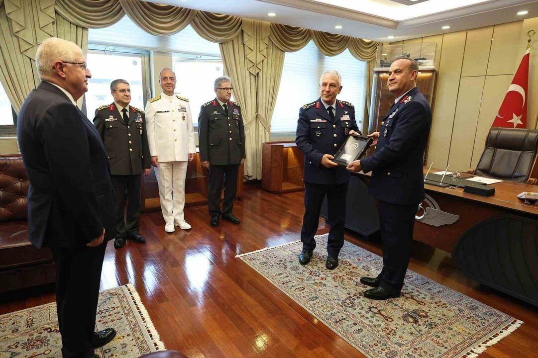 Hava Kuvvetleri Komutanliginda Devir Teslim Orgeneral Kadioglu Gorevi 20260817 2