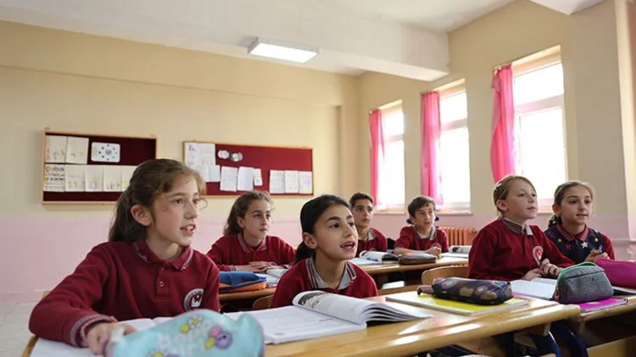Meb Açıkladı! Çocuğu Okula Başlayacak Memurlara Günde 3 Saat İzin