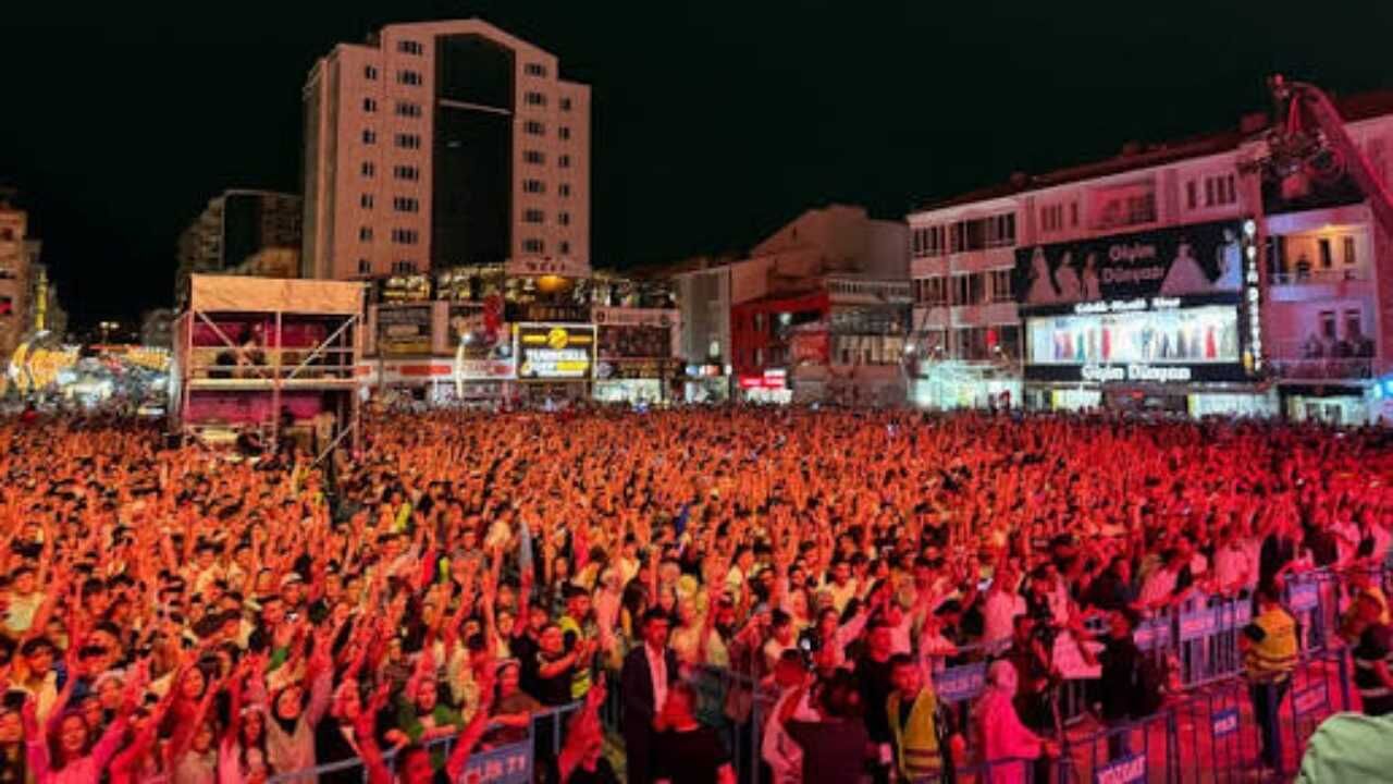 Sorfest'te Geri Sayım Sona Erdi İkilem Ve Mela Bedel Bu Akşam Sahnede (2)