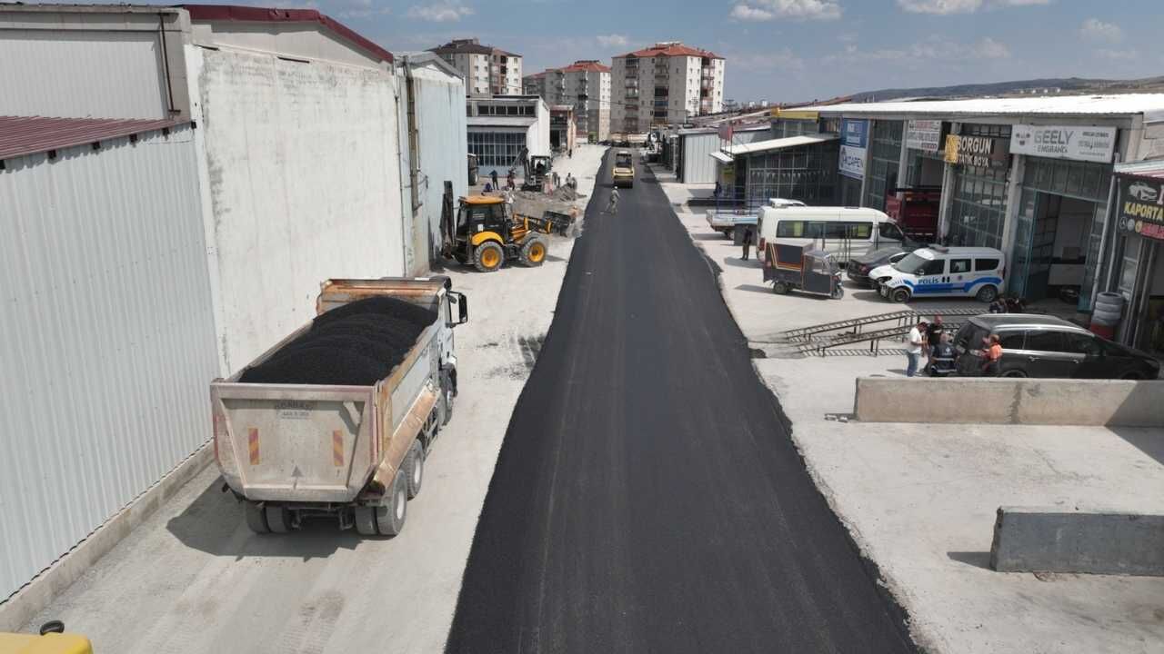 Sorgun Sanayi Sitesi’nde Asfalt Çalışması Başladı (3)