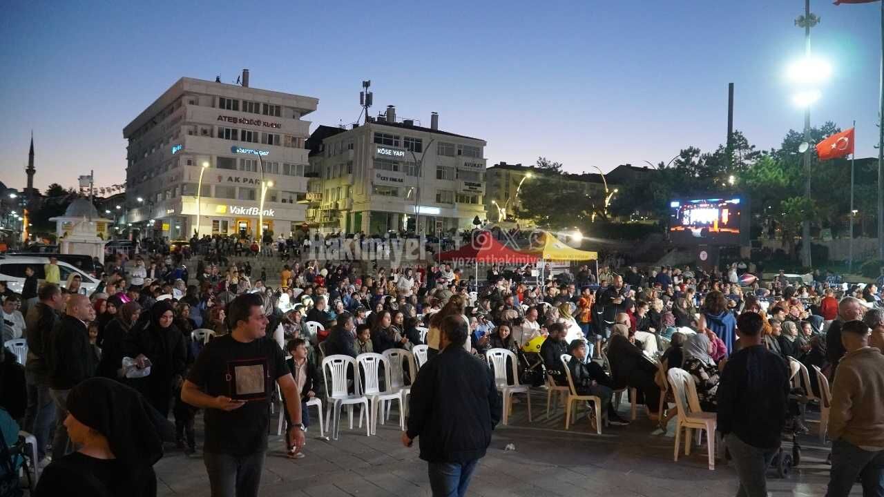Sürmeli Şenlikleri'nde Unutulmaz Gece Vali Özkan Meydandan Yozgatlılara Böyle Seslendi! (1)