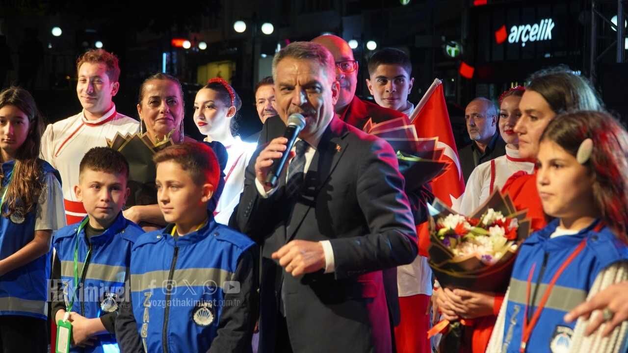 Sürmeli Şenlikleri'nde Unutulmaz Gece Vali Özkan Meydandan Yozgatlılara Böyle Seslendi! (4)