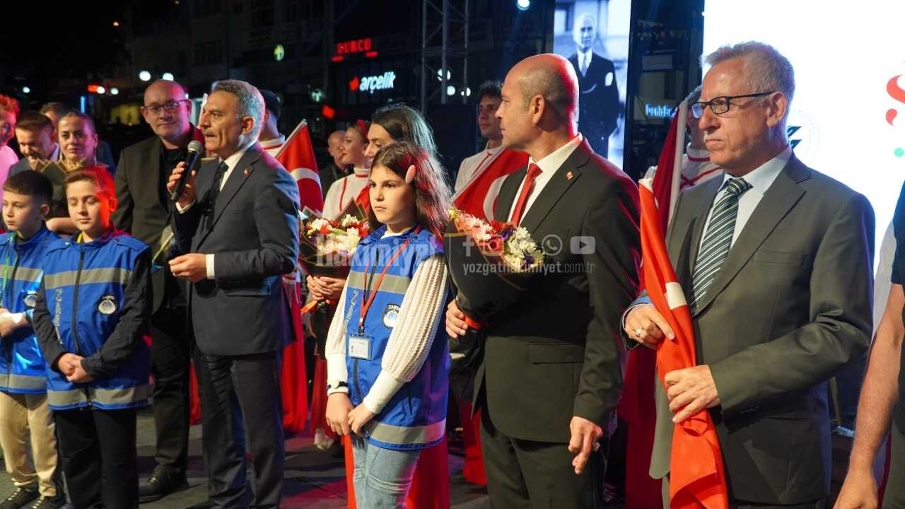Sürmeli Şenlikleri'nde Unutulmaz Gece Vali Özkan Meydandan Yozgatlılara Böyle Seslendi! (5)