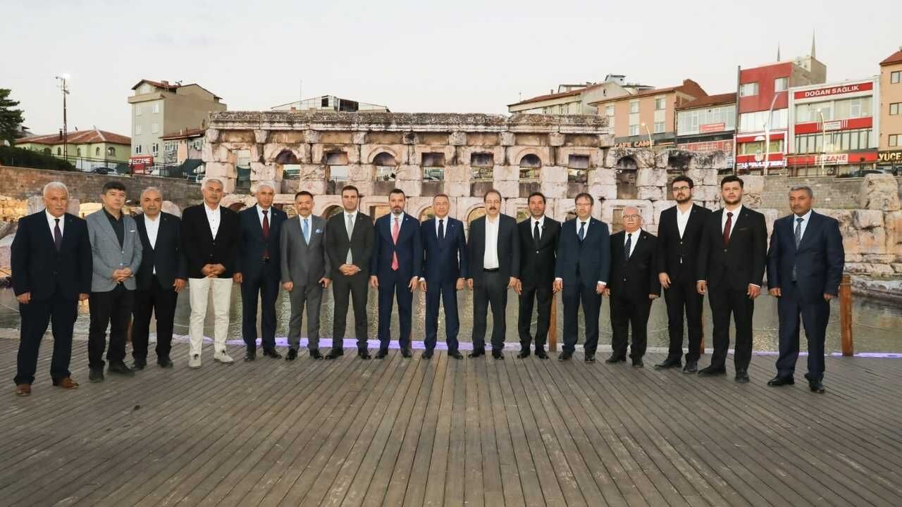 Tbmm Dışişleri Komisyonu Başkanı Fuat Oktay Yozgat’ta Vatandaşların Sorunlarını Dinledi (7)