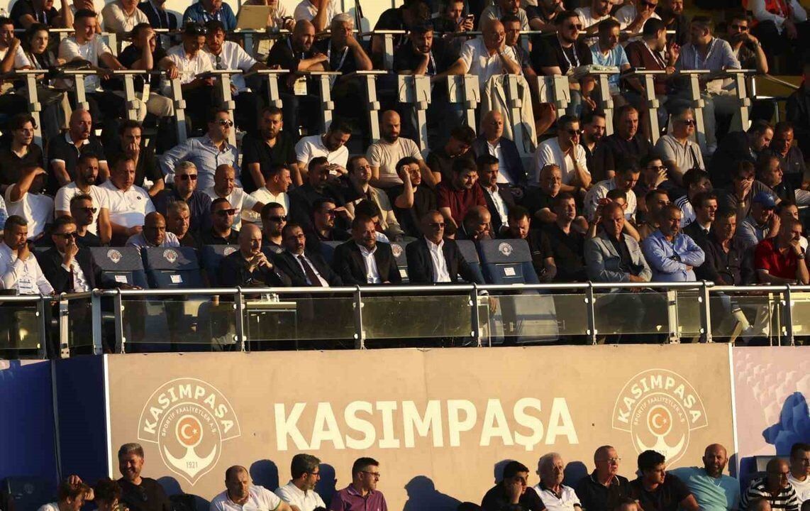 Trabzonspor Deplasmanda Ilk Yariyi Onde Kapatti Saviolo Nun Golu 20260815 2