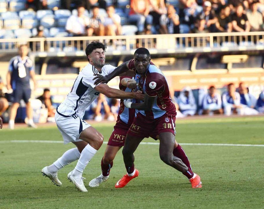 Trabzonspor Deplasmanda Ilk Yariyi Onde Kapatti Saviolo Nun Golu 20260815 3