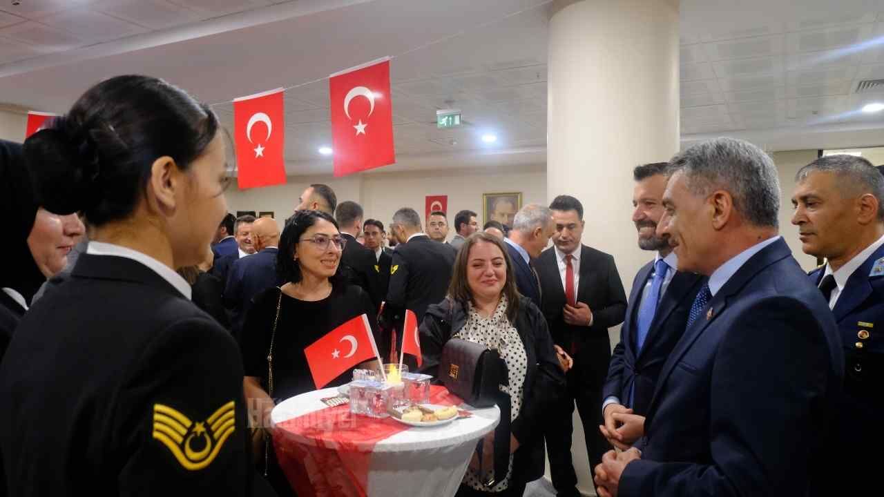 Vali Özkan Yozgat’ta Vatandaşlarla Tek Tek Bayramlaştı (5)