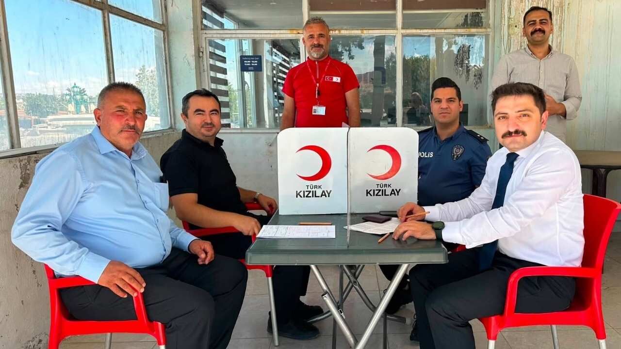 Yenifakılı İlçe Protokolünden Kan Bağışına Tam Destek (1)