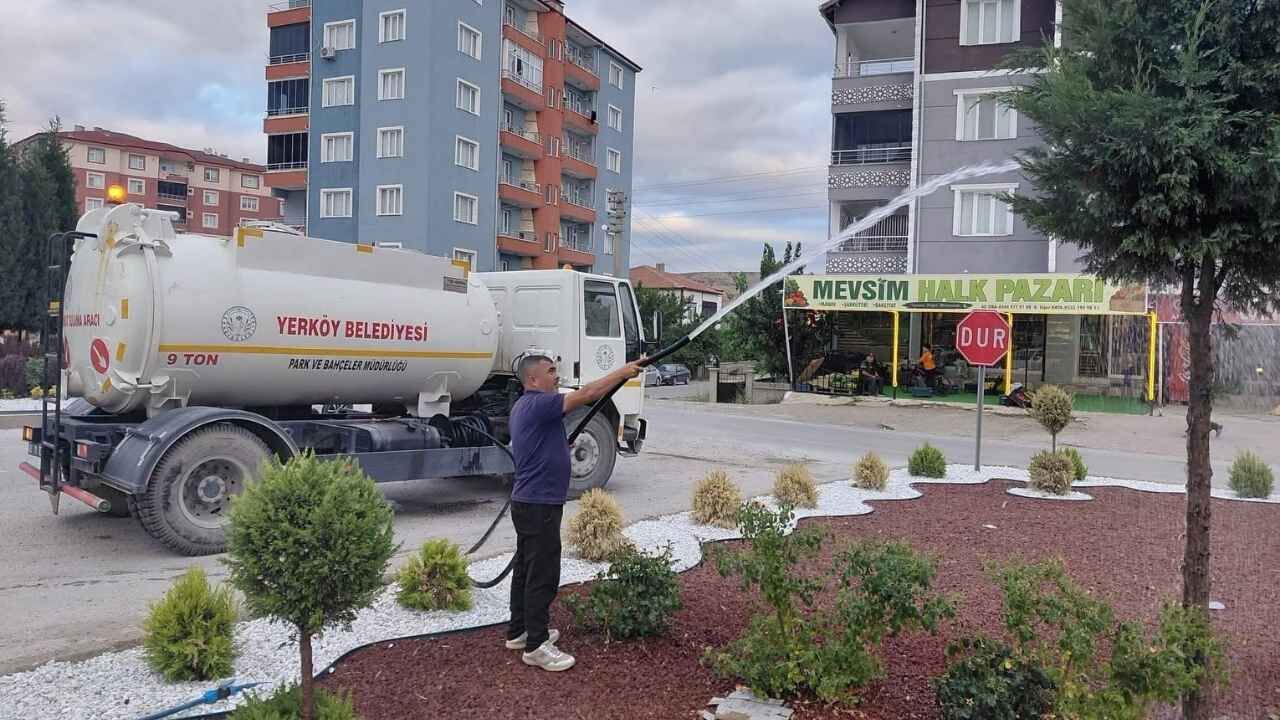 Yerköy Belediyesi’nden Yaz Sıcaklarına Karşı Yeşil Alan Mesaisi!