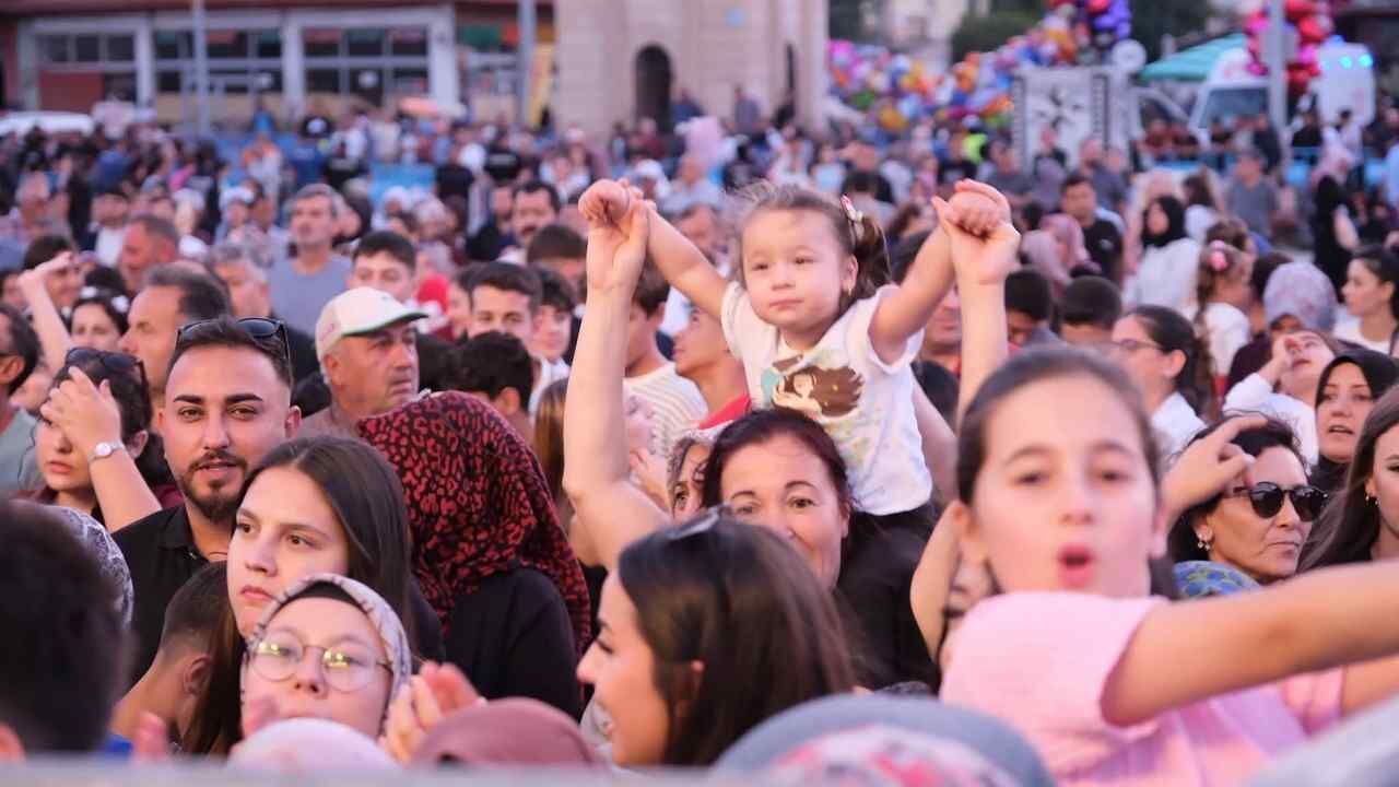 Yerköy İskele Yaz Konserleri Vali Özkan’ın Katılımıyla Başladı (7)