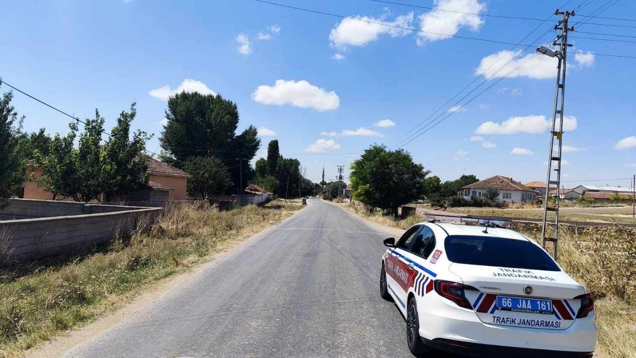 Yozgat Boğazlıyan'da Köy Yollarında Jandarma Denetimi Elden Bırakmıyor (1)
