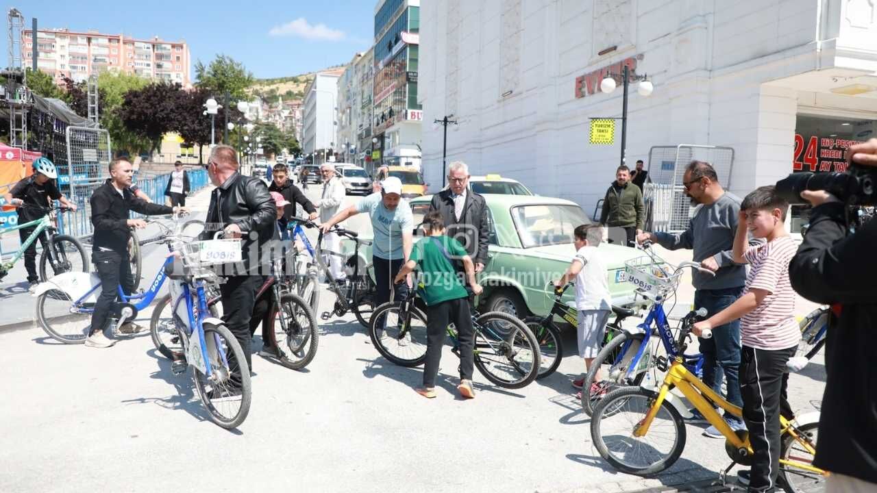 Yozgat Cumhuriyet Meydanı Büyüledi Şenlik Atmosferi Zirveye Tırmandı (1)
