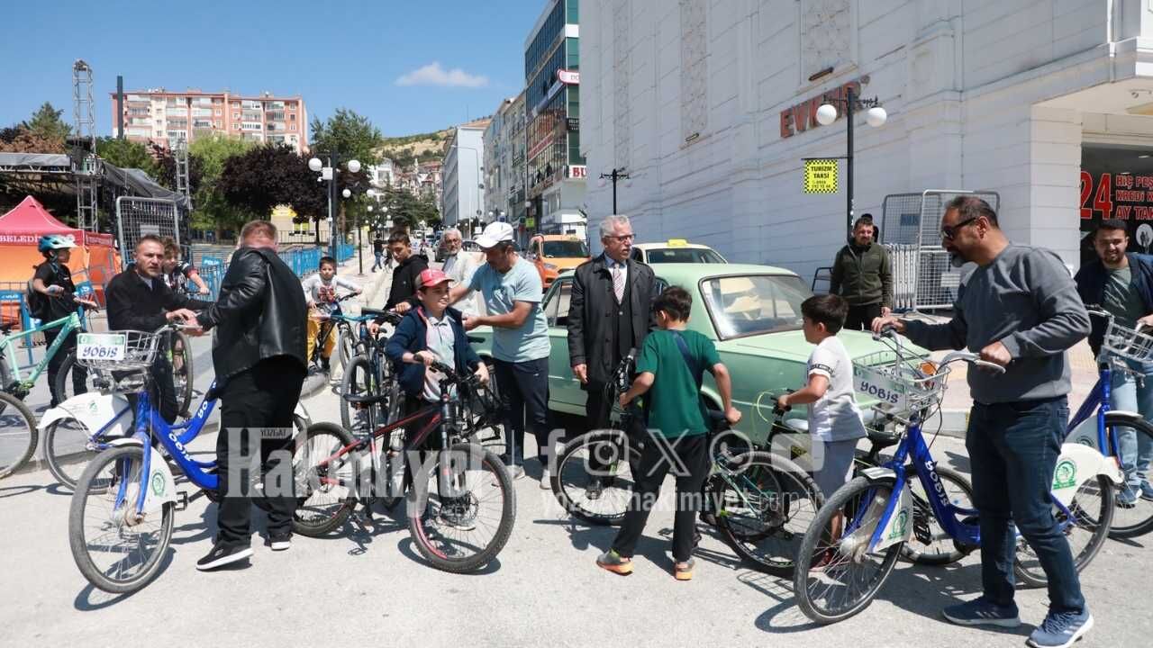 Yozgat Cumhuriyet Meydanı Büyüledi Şenlik Atmosferi Zirveye Tırmandı (4)