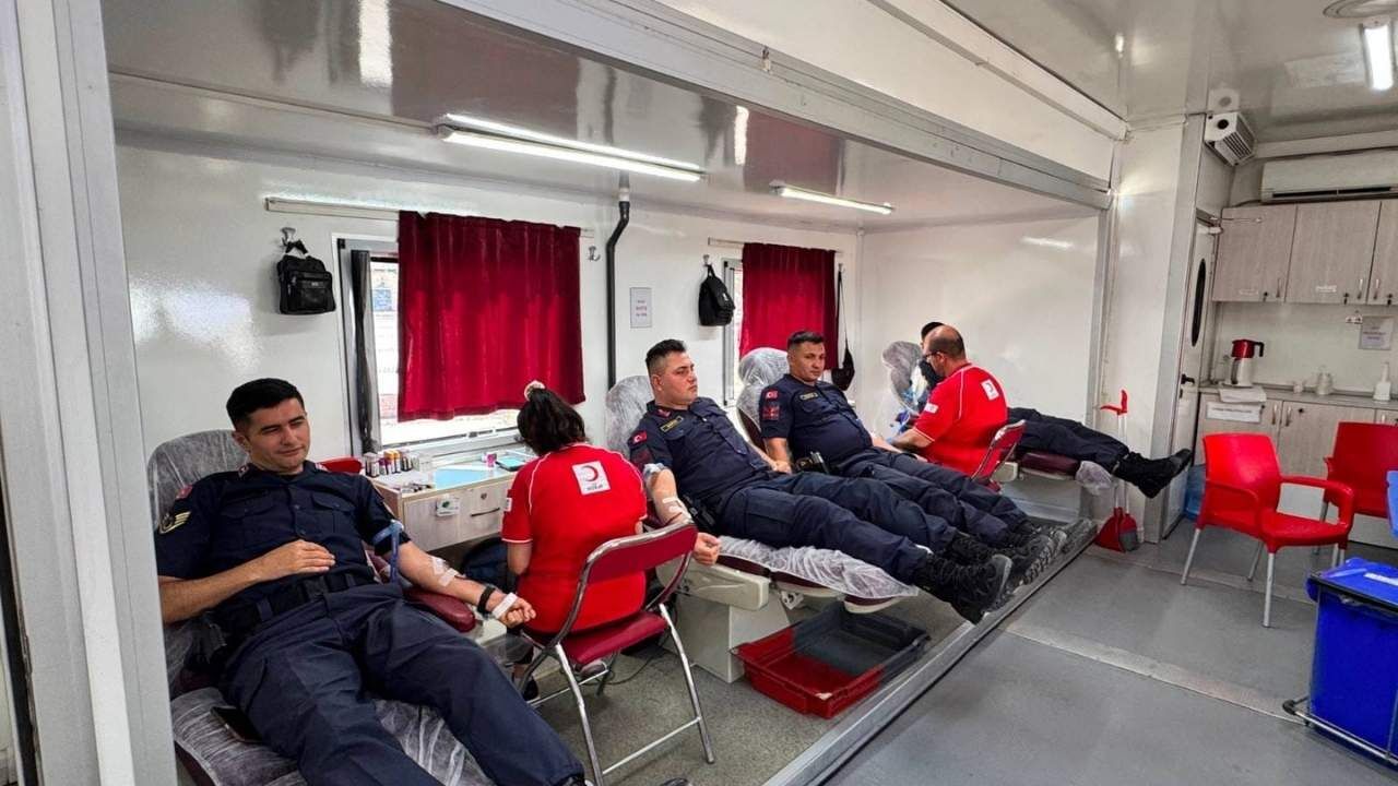 Yozgat Jandarmasından Kızılay'a Örnek Destek (1)