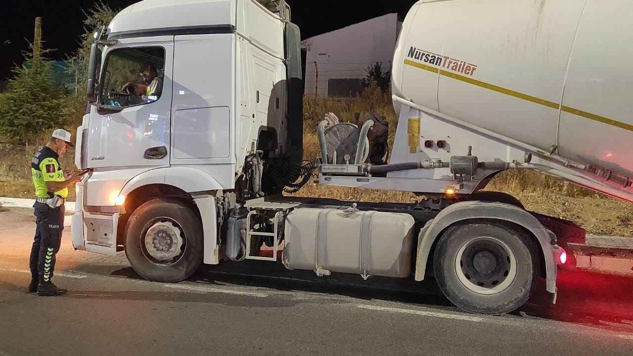 Yozgat Jandarmasından Yük Ve Yolcu Taşıyan Araçlara Sıkı Denetim!