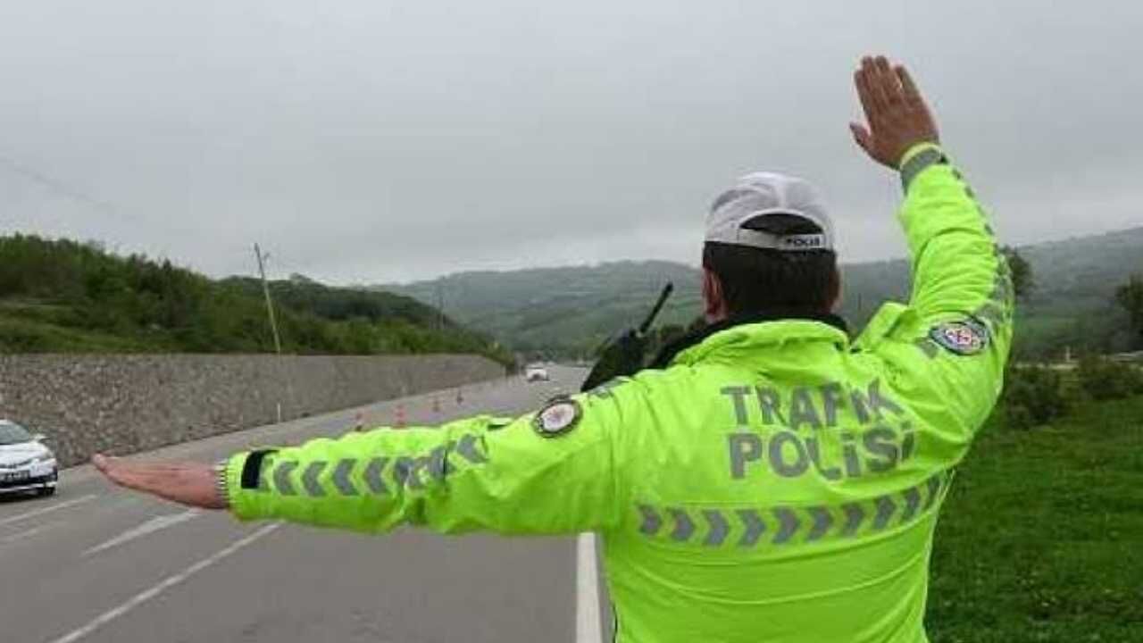 Yozgat Polisinden Gece Operasyonu Yüzlerce Araca İşlem Yapıldı! (4)