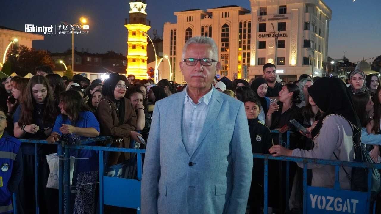 Yozgat Şenliklerin Zirveyi Kolpa Aldı Cumhuriyet Meydanı Yıkıldı! (1)