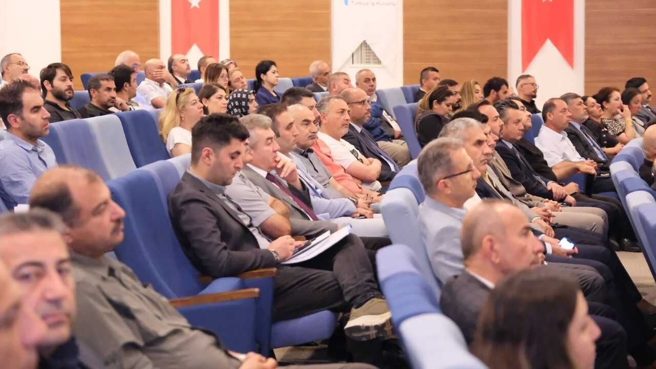 Yozgat Valiliği'nde Kritik Zirve Kamu Kurumları İçin Düğmeye Basıldı! (1)