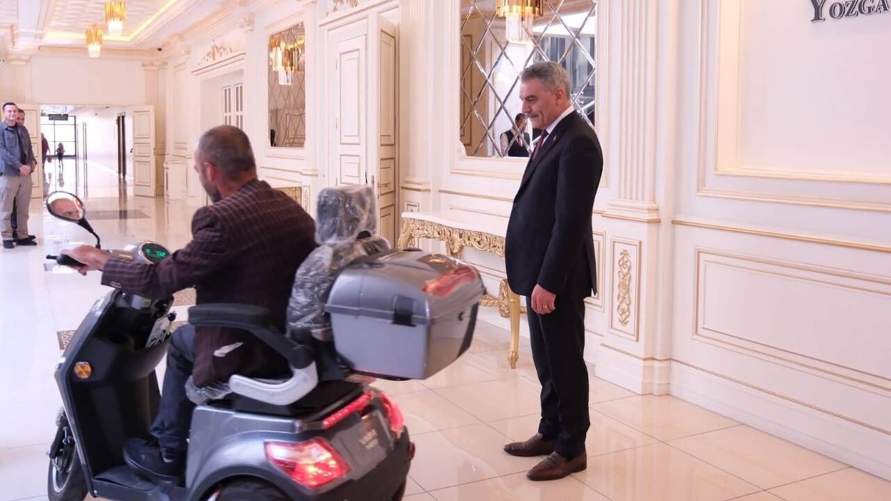 Yozgat Valisi Talimat Verdi, Engelli Vatandaşın Yüzü Güldü (1)