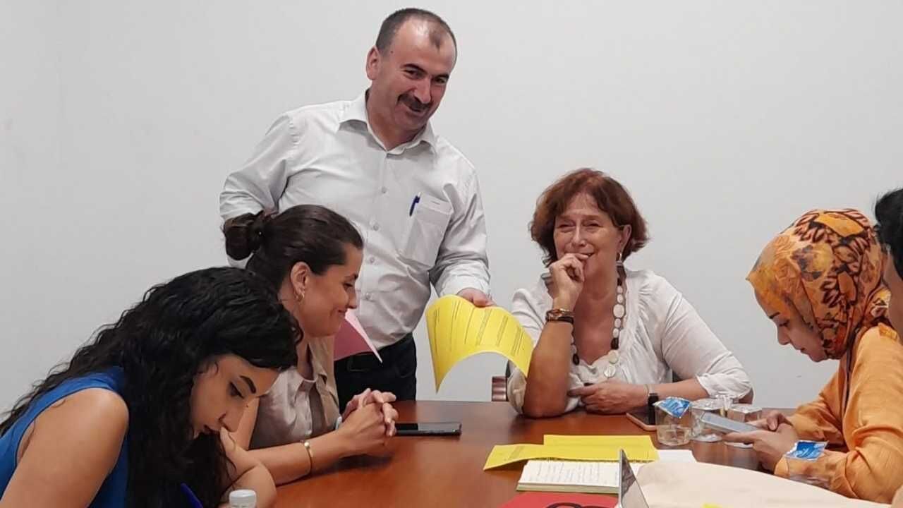 Yozgatlı Profesör İstanbul'da Kürsüye Çıktı Akademisyenlere Kritik Eğitimin Detayları! (3)
