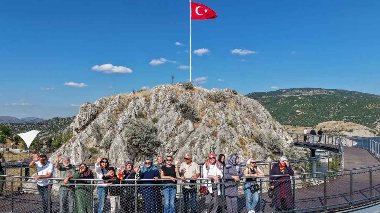 Yozgatlı Şehit Aileleri Çekerek’i Gezdi (1)