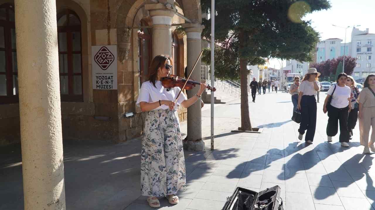 Yozgat’ta 21 Yaşındaki Gökçen İlgi Odağı Oldu (2)