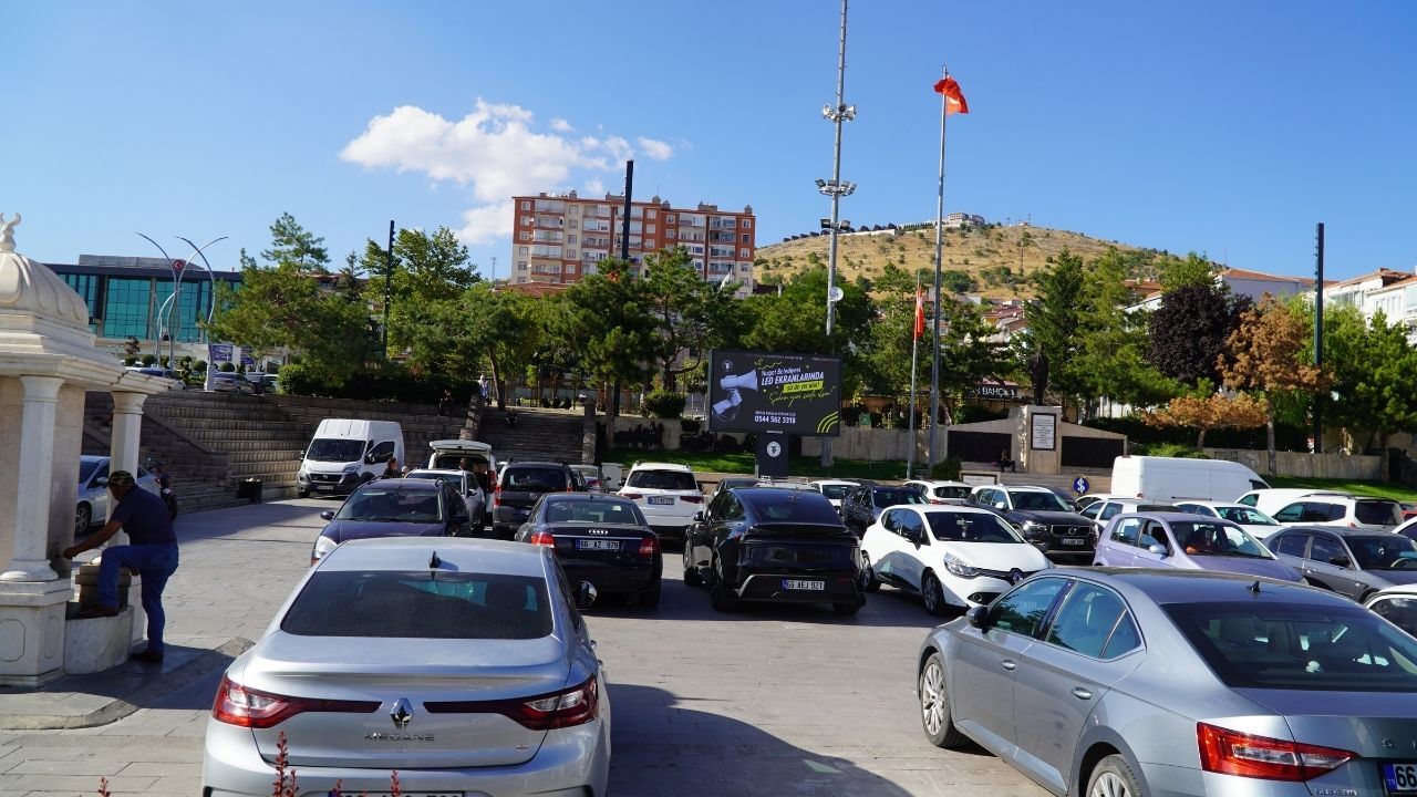 Yozgat’ta Atatürk Alani Tepki̇si̇ Türki̇ye'ni̇n Hangi̇ İli̇nde Böyle Bi̇r Uygulama Var (2)